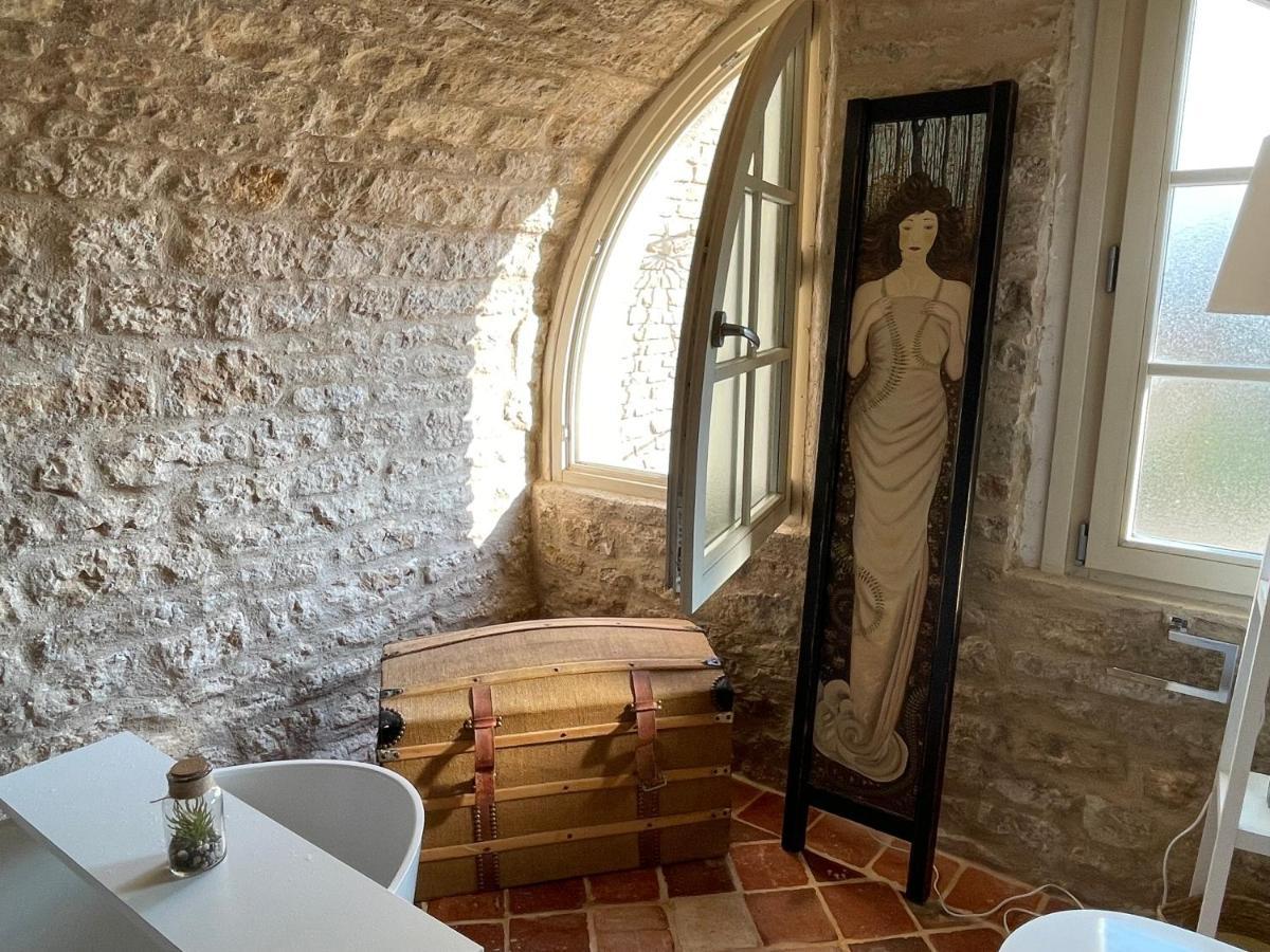L'Orangerie Bed & Breakfast นูฟชาโตว์ ภายนอก รูปภาพ